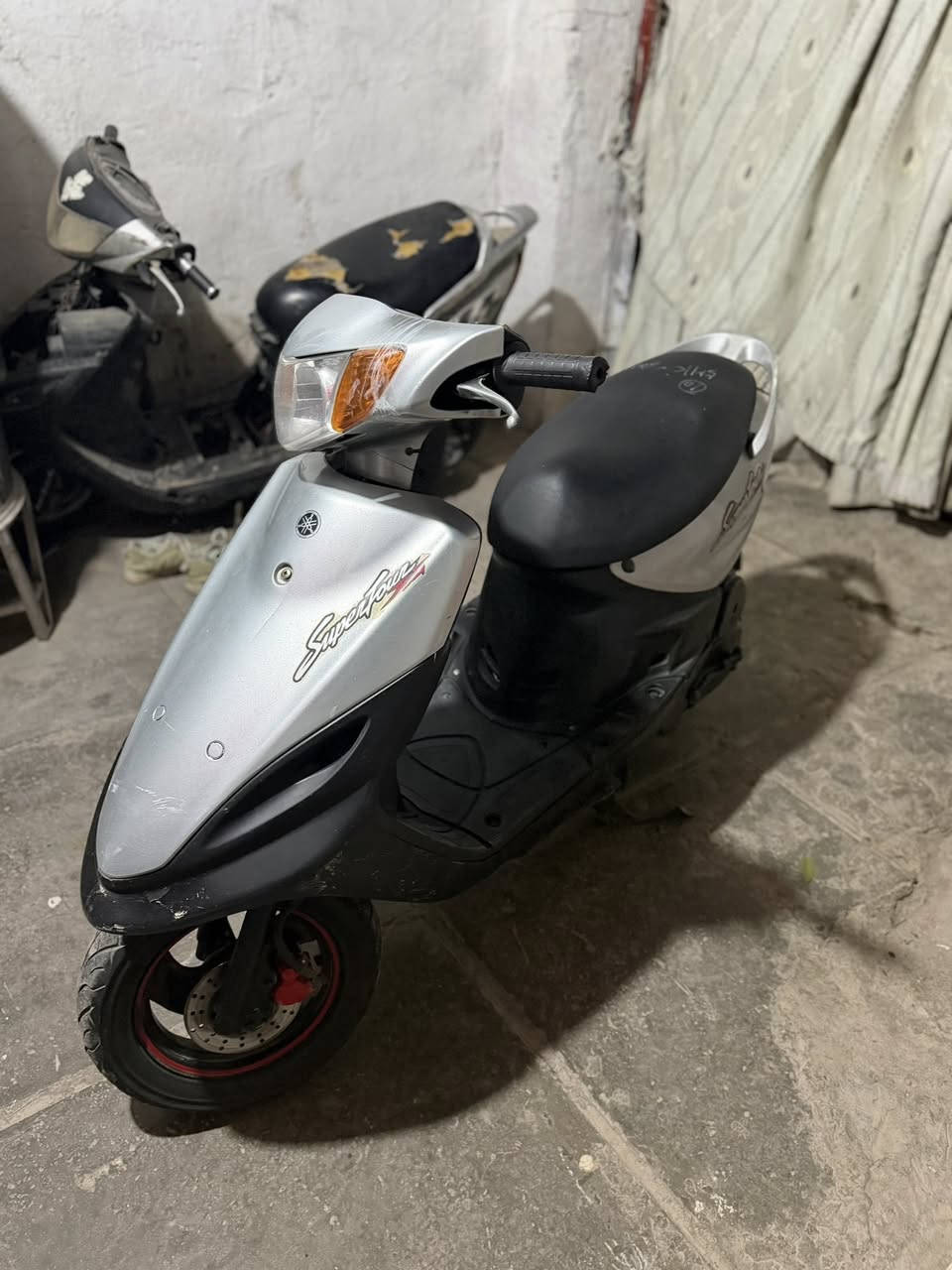 السلام عليكم دراجة ماكس قچمة  120 حقيقي للبيع جديدة مصارلها شهرين من نزلناها من المعرض اوراقها كاملة سعرها 700 ألف بس وبيها مجال للشراي للتواصل ***********
