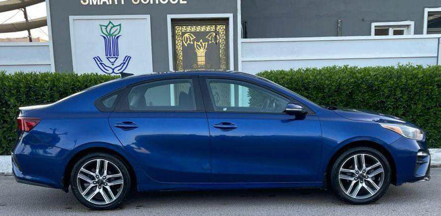 السلام عليكم كيا فورتي موديل 2020 وارد حادثها باب صبغ وجاملغ تبديل ماشية 108 كم السيارة جاهزة مو كلّ النواحي استخدام قليل للبيع او مراوس السعر 133 وبيها مجال *********** بغداد, العراق
