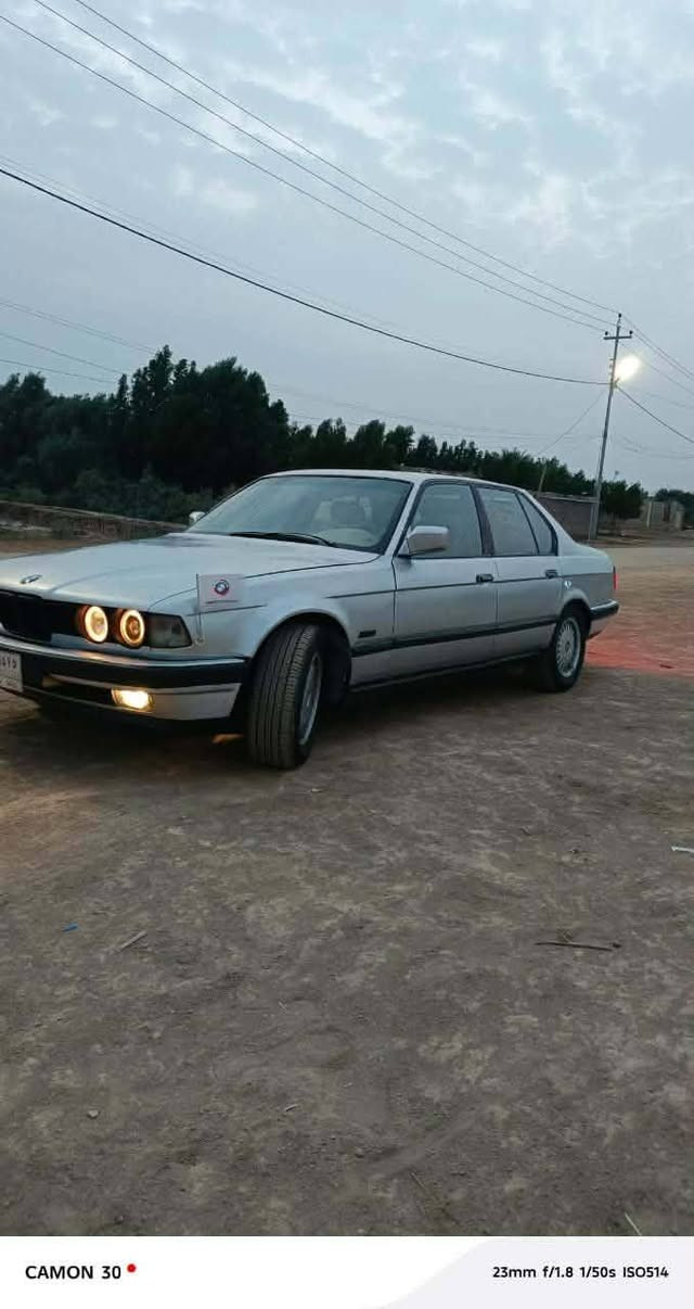 سلام عليكم بي ام 735 مديل 1987 رقم واسط سنويه منتهيه 2019غرامات مصفره حداديه كله جديد   تخم تاير جديد كير ومحرك فيفيتي 2500 كامره كهربائيات شغاله لايت زنون مداور ثاني يوم ***********
