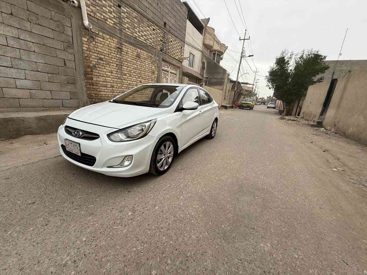 سلام عليكم اكسنت وارد خليجي موديل 2014 مكينته 1600 ماشيه 19 ألف  سياره بيهة باب مصبوغ والباقي كفاله عامه  رقم بصره مكان السيارة البصرة سيارة جاهزة من كلشي  سعر 95 الاستفسار ***********
