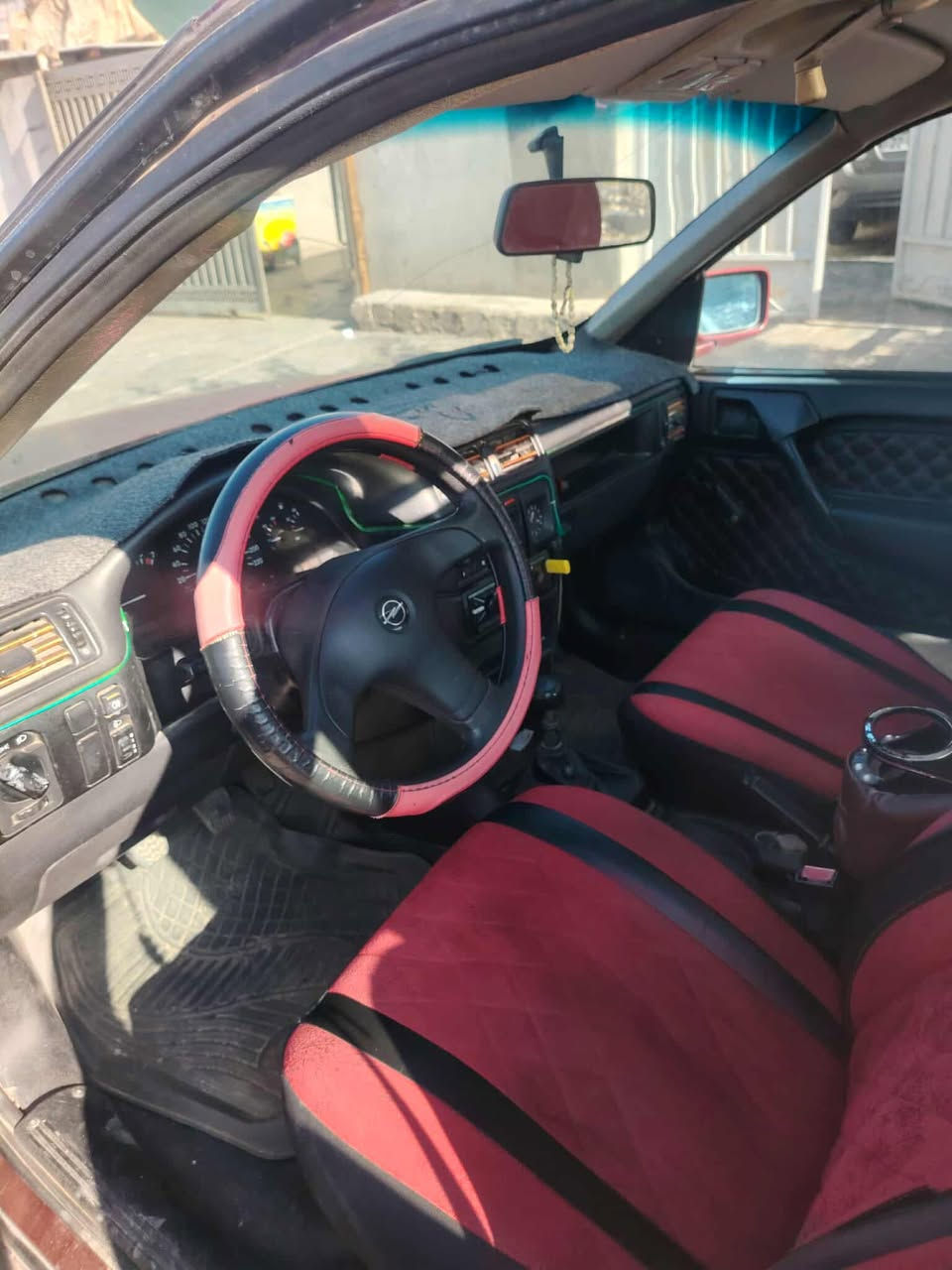 أوبل فكتره موديل 1991 گير ومكينه بشرط رقم اربيل قفل مركزي للاستفسار اتصل ***********السعر 35
