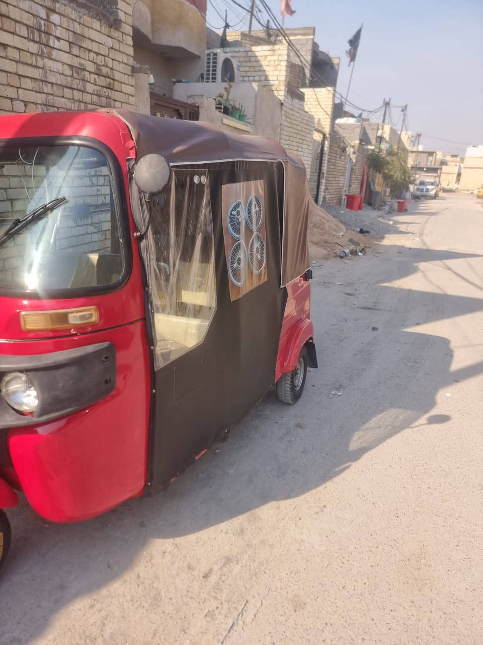 سلام عليكم تكتك البيع ٢٠ مسجله بسنويه 19شهر 12 تحويل ثاني يوم تكتك حلوه كل نقص مابيه مكينه اكسن لا تنقيص لا تبخير ما مشروكه تخم تاير جديد كهربيات كله شغاله شوف الفيديو وسمع صوت المكينه شلون ناعم *********** مدينه الصدر حي الكوفه
