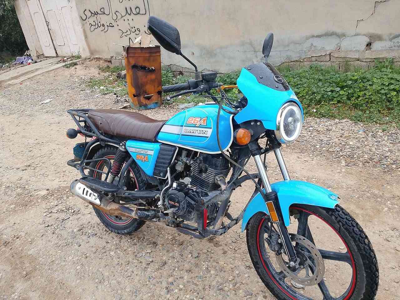 السلام عليكم دراجة دايوان كلاسك موديل 2023دراجة قوية غنية عن التعريف رقم صلاح الدين محرك  شرط مامفتوح ..السعر 1750وبي مجال جماعت ال1500مابيع رقمي ***********
