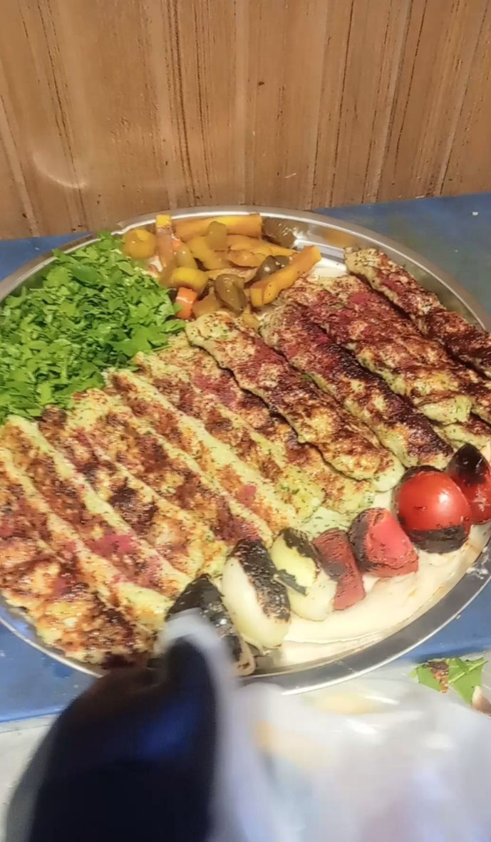 انتقله مطعم تمن وقيمه ايام زمان إلى مطعم الصافي الطي ***********) ***********
