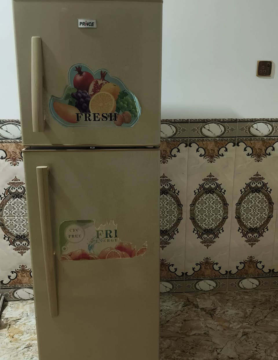 ثلاجه للبيع 175بيها مجال للشراي كلشي بيها شغال بس الكلوب لداخلي عاطل للأمانه ونضافتها مثل مو مبين يمكم بلصوره


**إذا كنت صاحب هذا الإعلان وتريد حذفه لأي سبب، رجاءا أرسل رسالة إلى الدعم الفني**