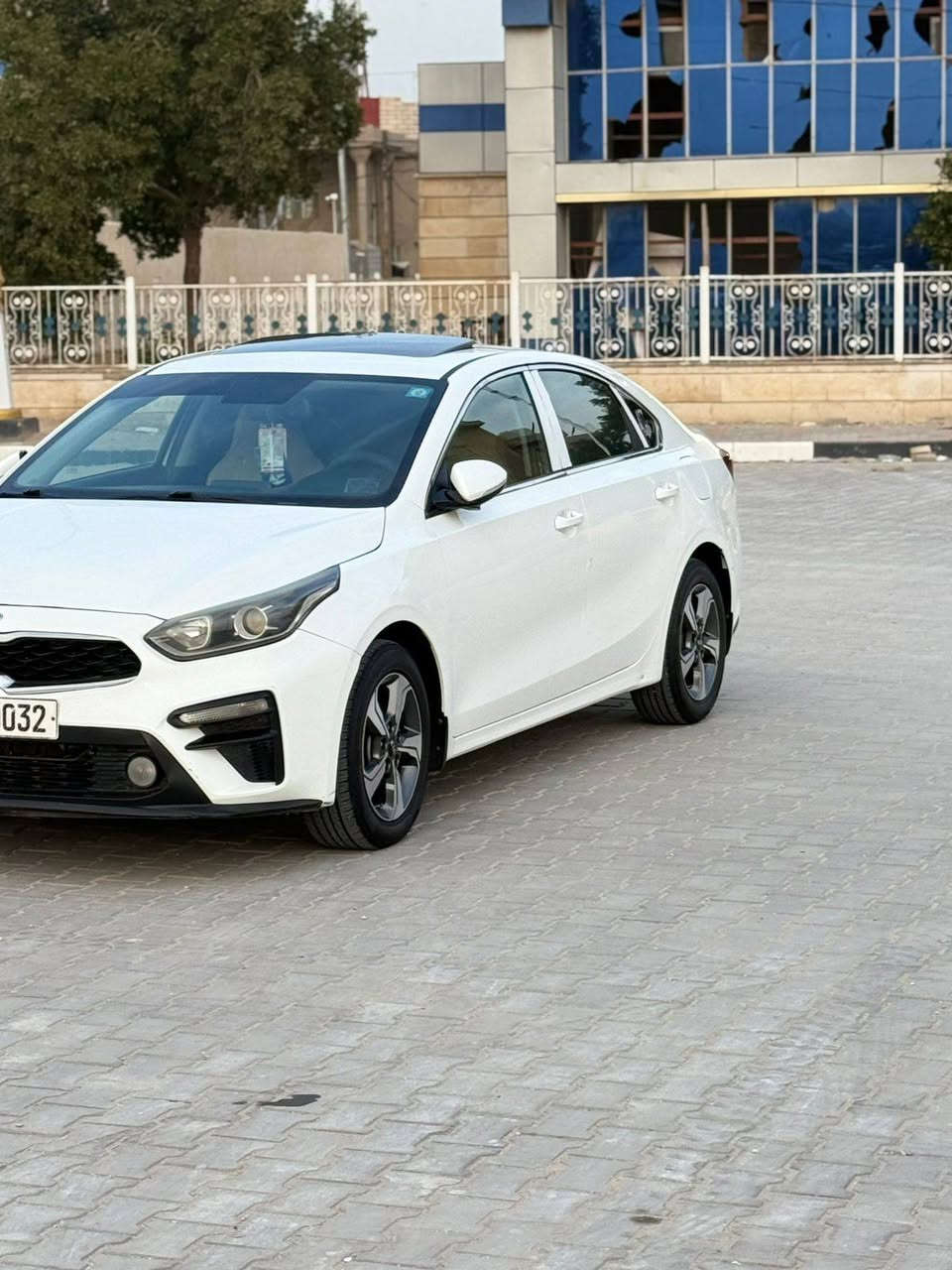 سيراتو 2019رقم قادسيه بسمي مكفوله بيه بارد بسيط جاهزه مكينه 1600 ما مفتوحه كير حداديه تبريد قطعتين سياره فول ماعدا البصمه المكان السماوه المركز السعر 150وبيه مجال لاستفسار لاتصال ع رقم ***********
