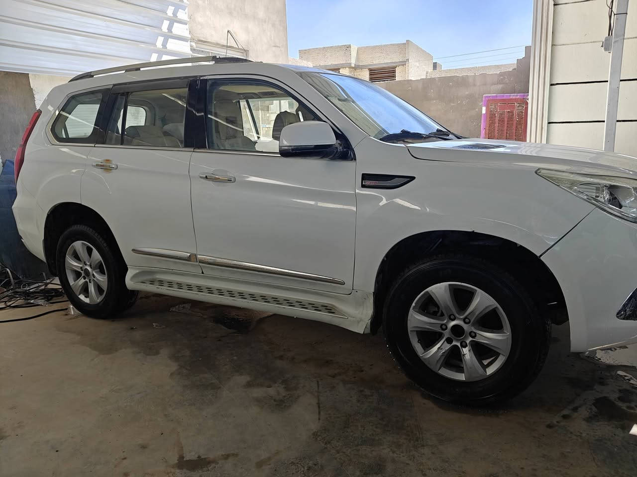 أعرض لكم هافال H9 موديل 2018، كاملة المواصفات 🤩. أبواب بصمة، تشغيل بصمة، رادارات، وتحديد مسار 🛣️. فورويل، كشنات كهرباء وجلد بلون مشمشي 🧡. رقم بغداد، تحويل مباشر، وسعر 140 وبمجال. للمزيد اتصلوا: *********** أو ***********.
