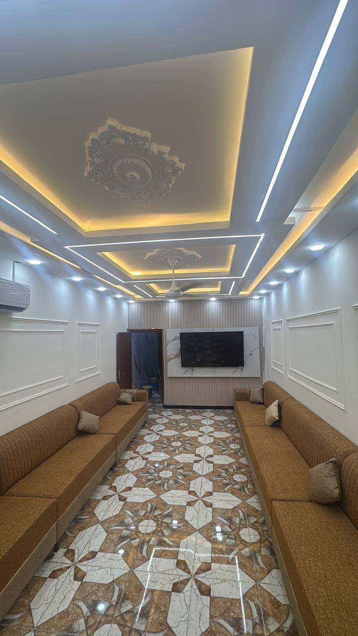 🏢 بناية للبيع – موقع مميز في نواب الضباط 🏢
بناية حديثة للبيع في منطقة نواب الضباط
📍 على شارع 20 مقابل الخدمات مباشرة
✨ موقع ممتاز وحيوي
🔹 المساحة: 200 متر
🔹 تحتوي على 6 شقق مؤثثة بالكامل
🔹 جميع الشقق مؤجرة وتدر دخل ممتاز
🔹 طابو صرف – تحويل باسم المشتري مباشرة
💰 السعر: 570 مليون قابل للتفاوض للجادين للاستفسار الاتصال على الرقم *********** البصرة, العراق
