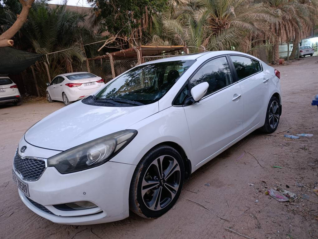 السلام عليكم سيراتو 2014للبيع فول ما عدا البصمه رقم اربيل دولي بيه باردات اربع مكانات مقدار اصبعين سياره جديده كير مكينه حداديه تبريد تدفئه مكفولات تخم تأير نضيف للبيع فقط السعر (133) وبيه مجال قليل رقم *********** مكان نجف النجف, العراق
