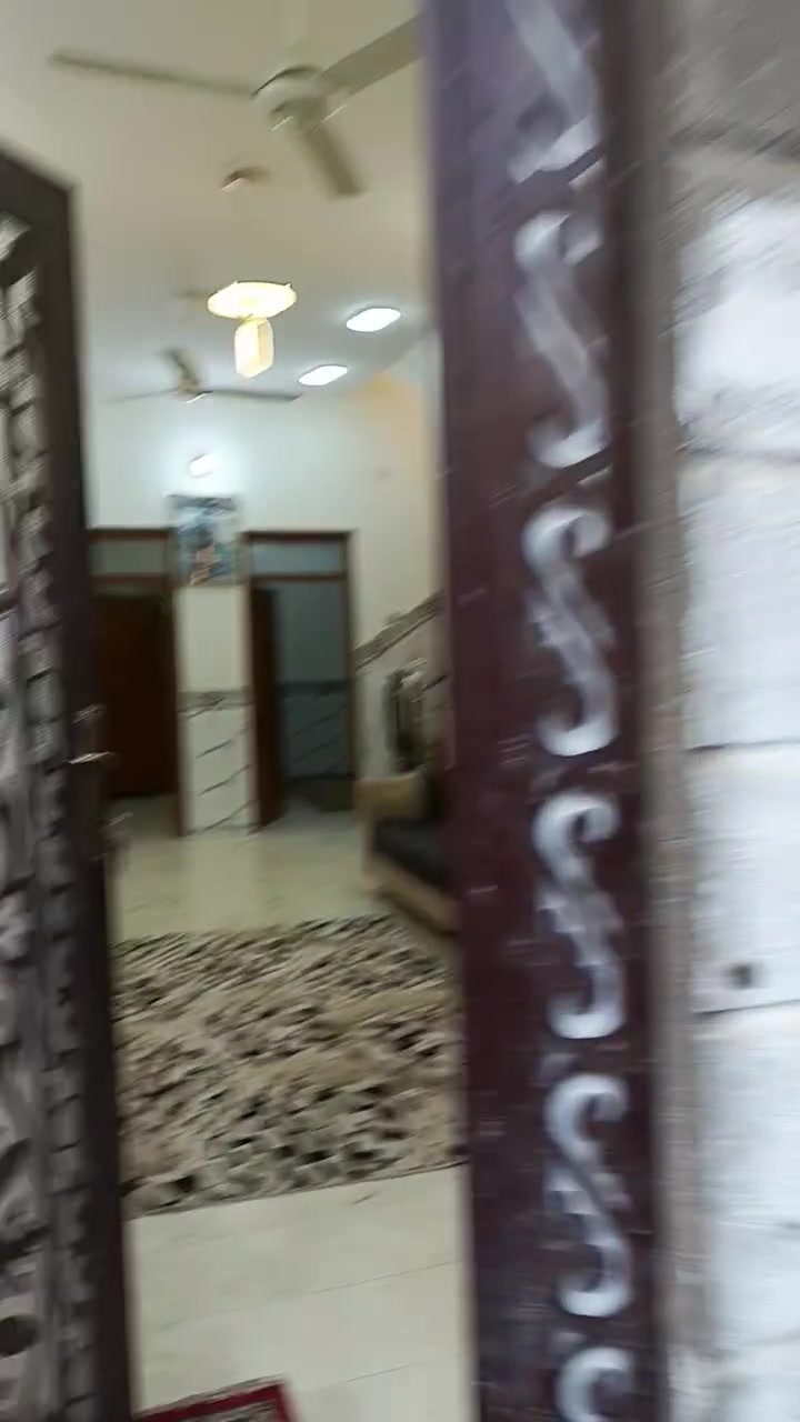 السلام عليكم بيت للبيع خلف داىرة الزراعه حي البشائر بيت ركن مساحه 200 متر طابق واحد غرفتين وصالة ومطبخ وحمام تواليت بناء حديث الاستفسار على هذا الرقم‏‪***********‬‏
