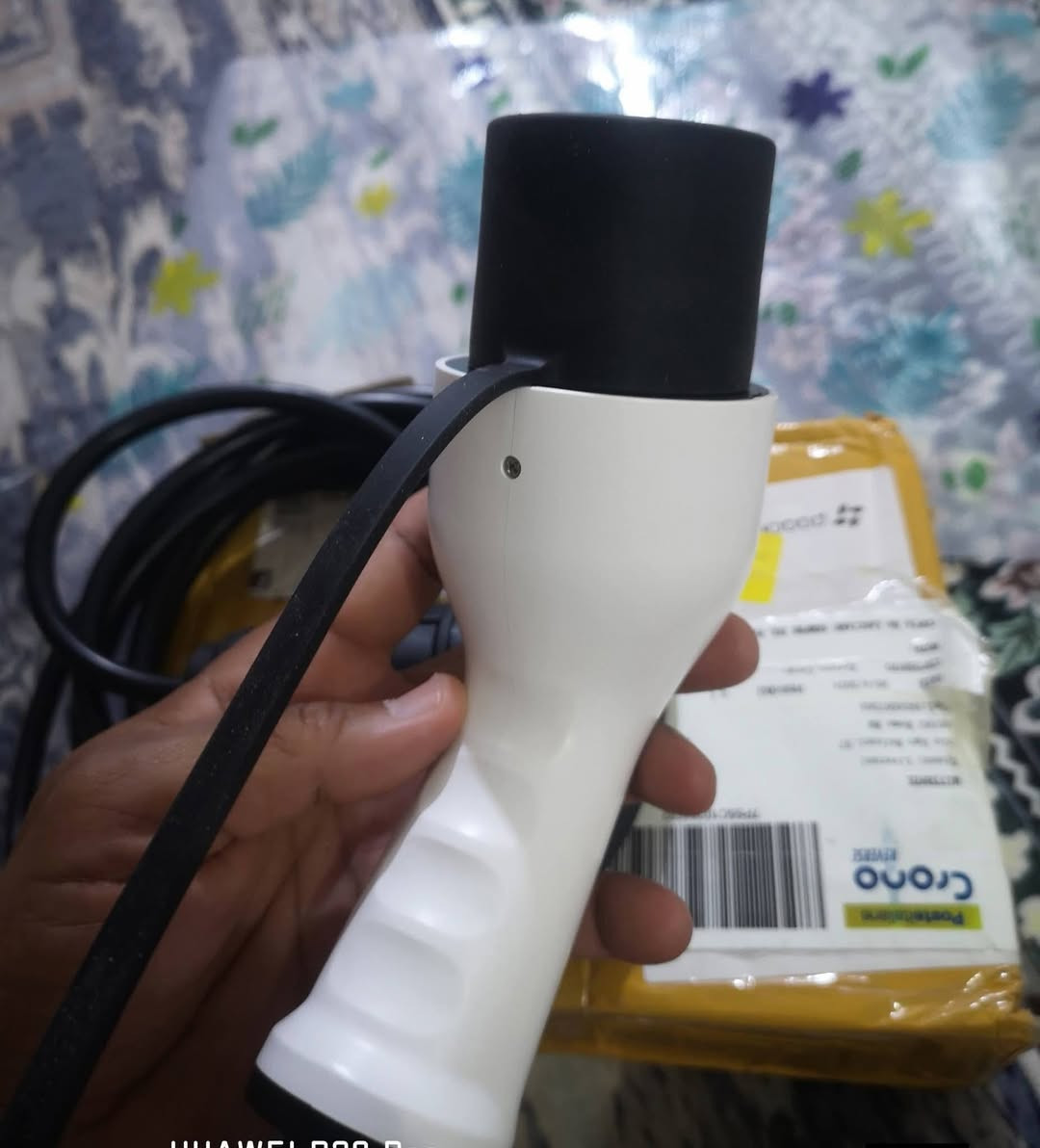 كيبل شحن للسيارات الكهربائية
المواصفات الفنية الموضحة:
العلامة التجارية: KEDU.
رقم الطراز: S0122.
التيار: 16 أمبير (16A).
الجهد: 250 فولت (250V~).
درجة الحماية: IP54، مما يعني أنه محمي من الغبار ورذاذ الماء من كافة الاتجاهات، وهو مناسب للاستخدام في الظروف التي قد تتضمن بعض الرطوبة.شركه KEDU 
القدره ١٦ أمبير
لوك جديد غير مستخدم نهائي
السعر ٣٥ الف مع توصيل نهائي قفل


**إذا كنت صاحب هذا الإعلان وتريد حذفه لأي سبب، رجاءا أرسل رسالة إلى الدعم الفني**