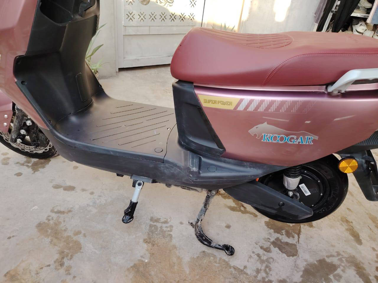 سلام عليكم..
دراجة شحن اللبيع 
6بطاريات عملاقه +ليثيوم 
الدراجة تحتوي على 3 سرعات 
السرعة القصوى 80
الدراجة تمشي 70km ب الشحن لوحده تبقه عندك اسبوع من لاحد الاحد 
الدراجة مستخدمة 3اشهر 
السعر 800 
مكاني /كركوك/قصاء/داقوق 
***********
