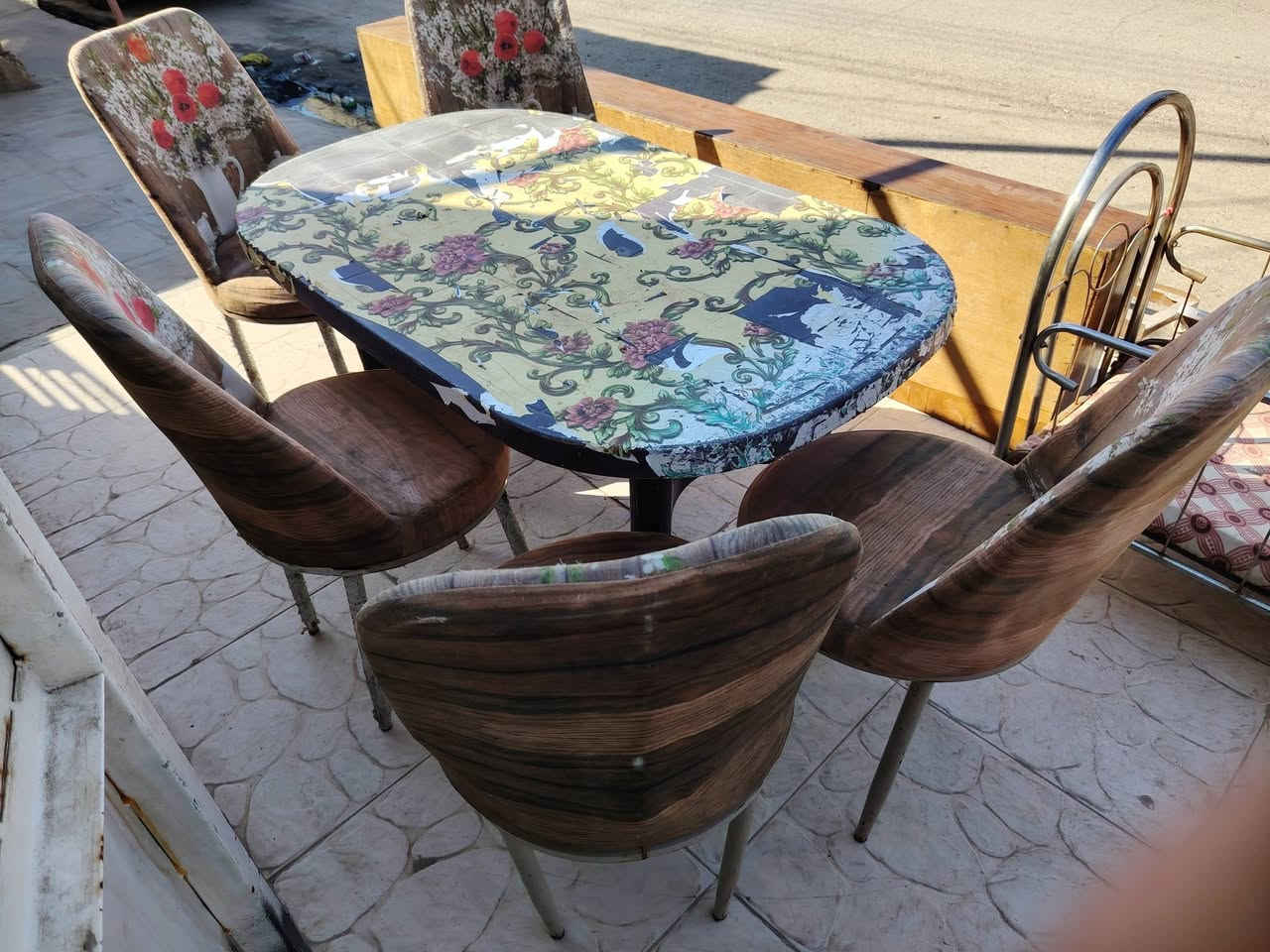 ((غير متواجد ع الفيس))  محلات ابو عبدالله حي سومر قرب جامع قباء مجاور قاعة مثنى الطائي //مستعدون لشراء الاثاث المستعمل والجديد من البيوت كامل شلع //*********** //***********
