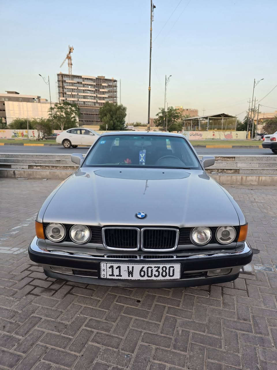 #السلام_عليكم #للبيع
BMW 730-V8  
مسكر اصل وفصل 
1993 اصل بدون تحديث كلها وضع البلاد حت السيدي بلاد كاسيت ماملعوب بيها ماشية 200الف حقيقي
لمتد اصل فول مواصفات
السياره مصبوغه عام للجمالية اول صبغة الها اثر جراد وعدي صورها كامله قبل صبغ
-بجم عريض 
-مرايات منفصل بلاد 
- ويل بلاد حجم 16 جديد 
- غرفة بلادية 
-دبل ايرباك
- دبل جكمجه
-كمبيوتر 
-قطعتين تبريد 
- برده خلفيه 
-داخل جلد اسود 
 كشنات كارتير  
-صاج ملكي 
-دبل كشن كهرباء +تكوات كهرباء 
-اربعه جام اوتو
ABS  شغال
لايت بك لايت كله جديد
تبريد شرط ثلج 
مكينة وكير بلاد جاهزات
السياره باسمي 
سنويه جديد 
هزه+ فحص جديد 
رقم بغداد دولي مشروع وطني تتحول بجميع المحافظات
العنوان كربلاء المقدسة 
السعر (73) وبيها مجال  بسيط خابر وتدلل 
اكو ملاحضات بسيطة بيها
***********
***********
