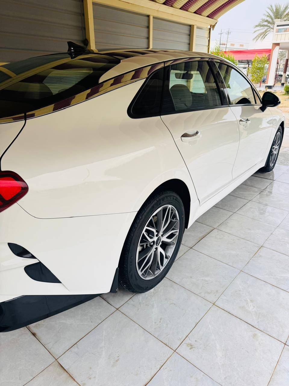 السلام عليكم
k5 (خليجي) 
الموديل2022
الرقم اربيل 
الموصفات
محرك 200دوش 
عدسات زنون 4
فتحه سقف بانوراما 
بصمه بصمة ابواب 
تشغيل عن بعد 
تبريد قطعتين تبريد شاشه
تحكم ستيرن 
حساسات اماميه خلفيه 
سيد بريك بصمه 
كشنات جلد 
منافذ شحن اماميه خلفيه
لدات اماميه خلفيه 
خمس وضعيات قياده 
كرسي سائق كهرباء 
تدفئه كشنات 
اشاير ترحيب 
مرايات شفط 
شاشه ابل كار بلي
العنون الانبار رمادي 
ماشيه 62
بيه مكانين بارد ول باقي مكفوله
سعر 205 بيه مجال الطيبين 
*********** 
***********
