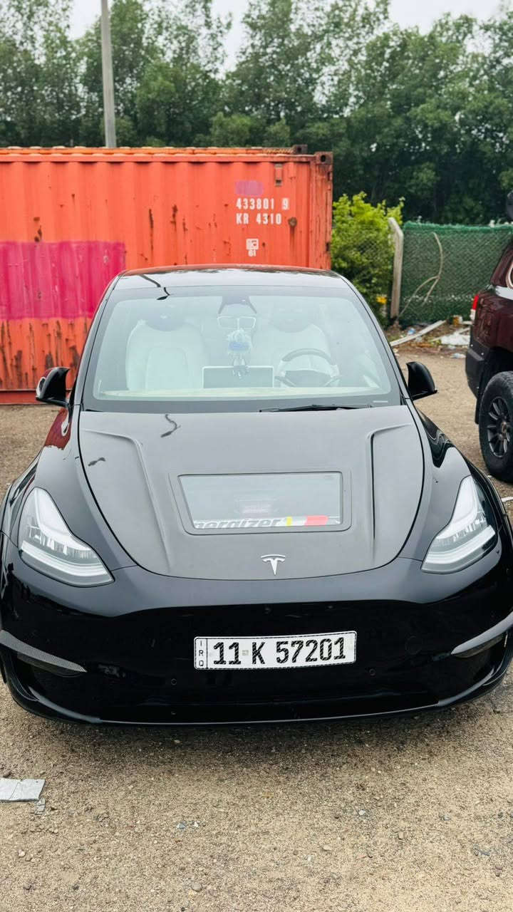 اتصل واني خادم 
*********** متواجد بكل وكت
