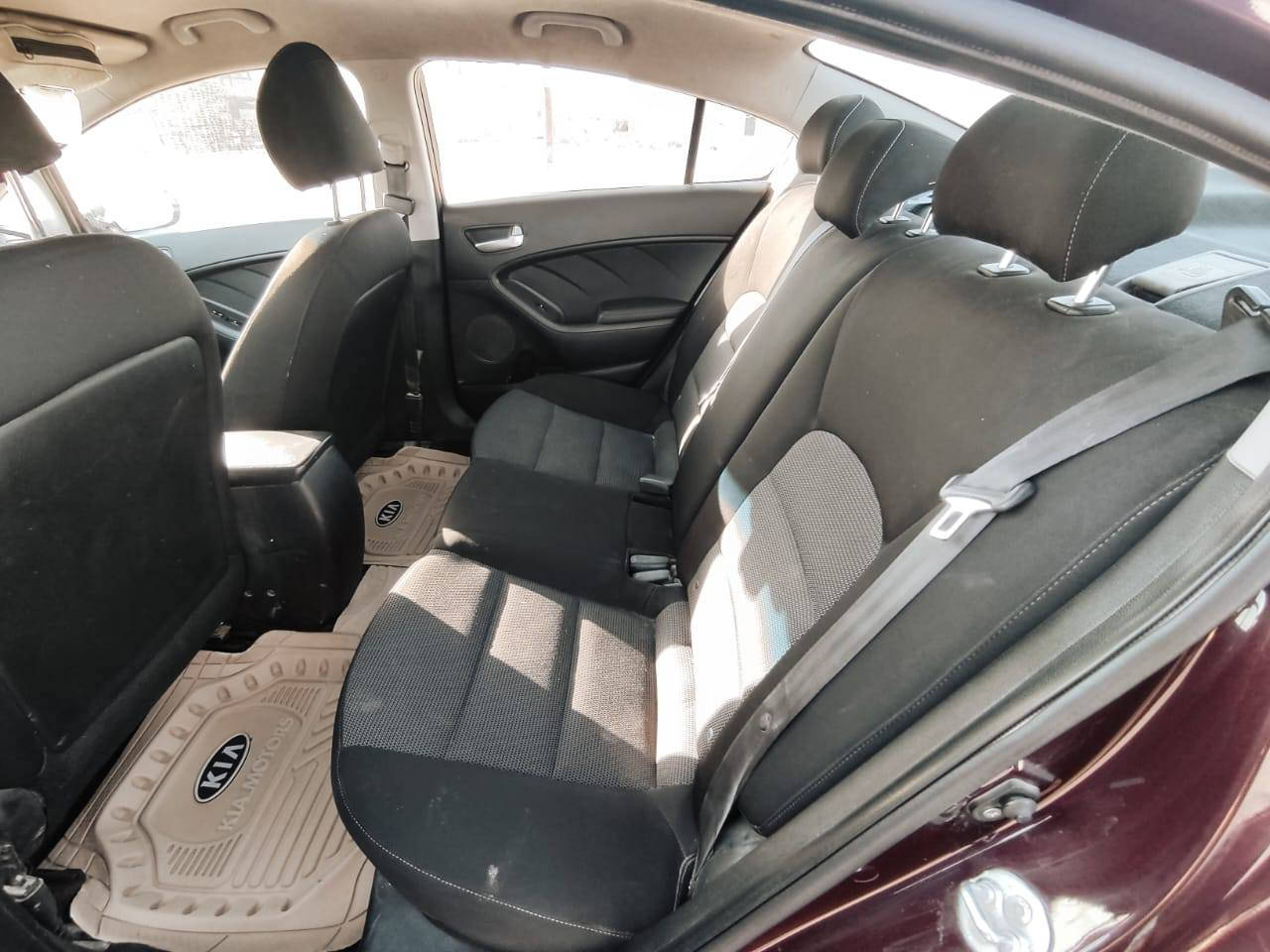 فورتي 17ظرر جامرلغ يمنه فقط محرك دوش 2000
تخم تاير جديد باتري جديد منظومه بانزين جديده 
سياره مناقصها شي جدا اقتصاديه 
رقم اريل تحويل او وكاله ***********
