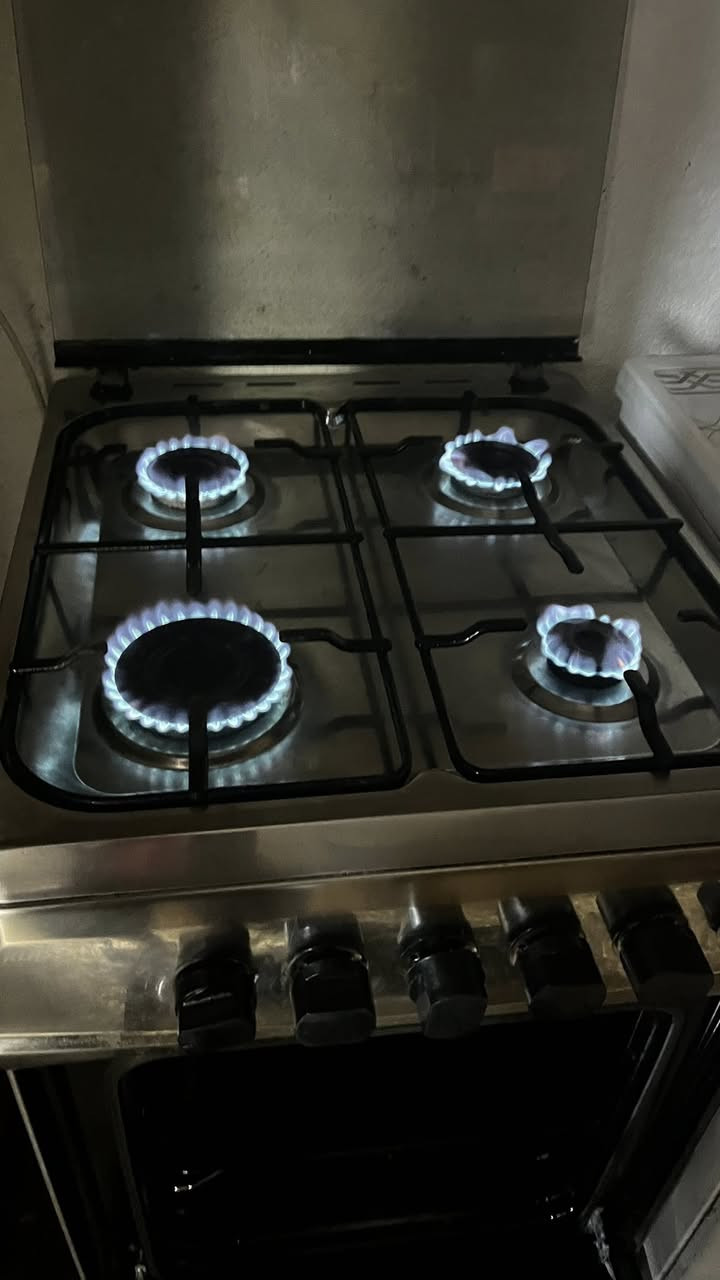 طباخ للبيع نظيف لوك السعر ٧٥ الاتصال عالرقم ويوجد خدمه توصيل ***********
