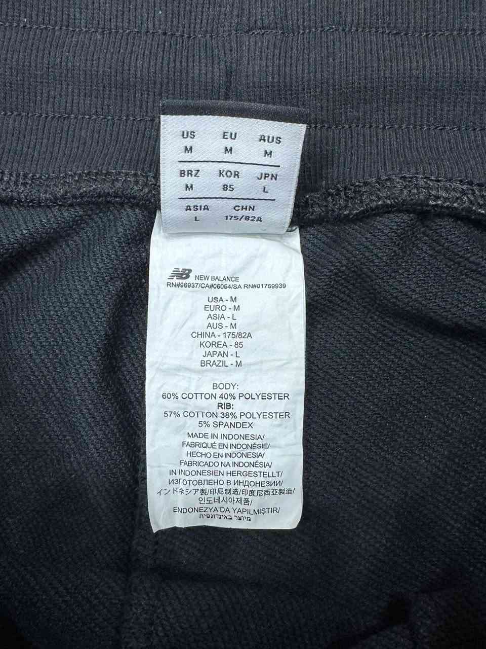 بجامة New balance 
قياس مديم 
الطول 100


**إذا كنت صاحب هذا الإعلان وتريد حذفه لأي سبب، رجاءا أرسل رسالة إلى الدعم الفني**