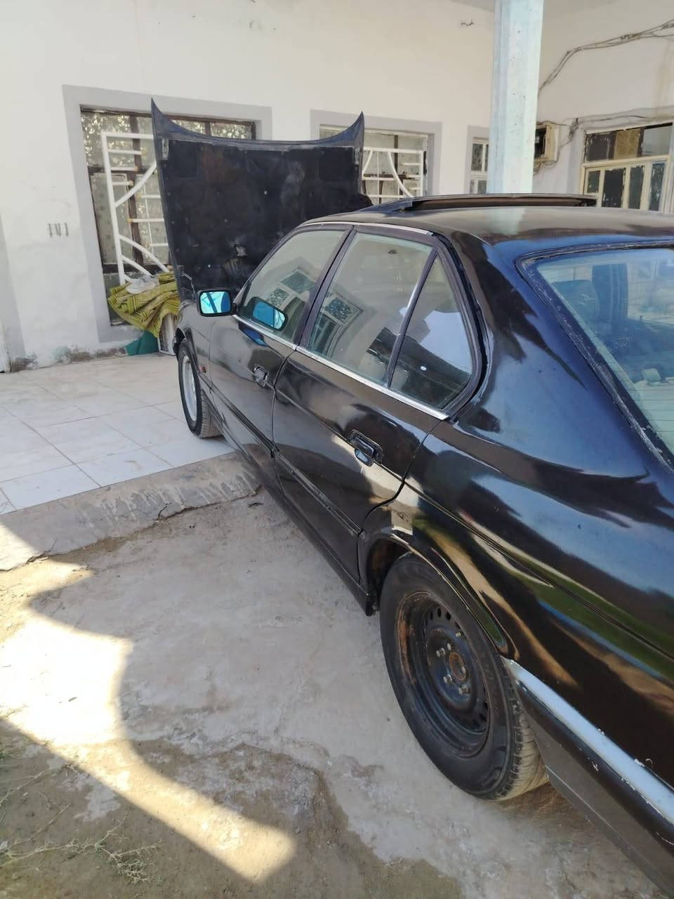 سلام عليكم بيئم دبليو 525 موديل 1991 سعر 45 وبيه مجال رقم كركوك للاستفسار الاتصال 
***********
