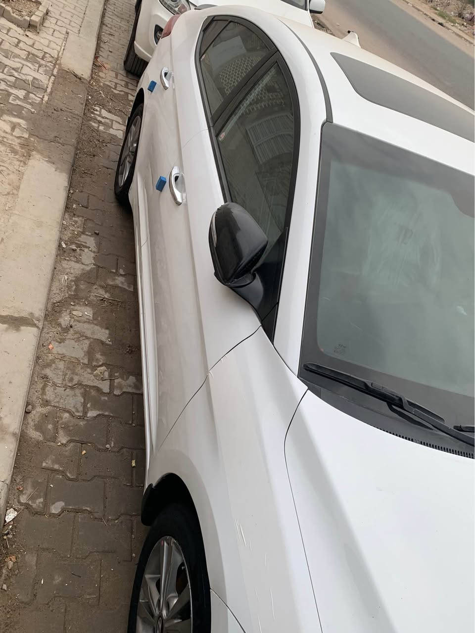 سلام عليكم…
النتره خليجي 2017 فول عده بصمه سياره كفاله عامه من صبغ وتبدليل وضربه بيهاا طخه موضحه بل صوره وعافيهاا على وضعيتها.
رقم أربيل دولي هزه وسنويه جديه سياره بسم شركه 
العنوان النجف الأشرف 
السعر ١٤٥ 
*********** Singapore
