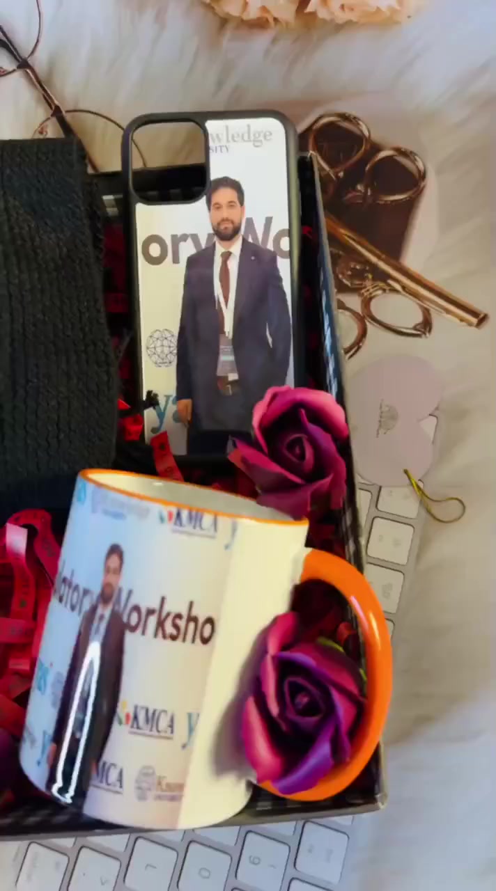 وبكل فخر استطيع أن أقول أنني احببت سيد الرجاال ❤🙂‍↔️

اجمل هدية 🎁تكدرين بكل حب ومحبة تقدميها 
الزوجج 
حبيبج 
خطيبج 
حته اذا كان اخوج او واللدج يستاهلون الحب منج والهدايا ❤🤏🏻

بوكس + ورد +مع سكارف+ طباعة الاسم الي تطلبي + كوب مع صورة الشخص الي تردي تهديلة هل بكج الثمين + كڤر جهاز حسب نوع الجهاز مع طباعة نفس الشيء 

يجي مثل الي دا شوفي بهل ترتيب وبهل جمال شرط فحص بوجود مندوب 💋👌🏻

وتكدرين دزيلنا قتباسات او اشعار نكتبلج على كارت او مثل من ذوقنا نخليلج مثل 

عزيز الروح وانت اعز احبابي ❤
ملامح فرحتي كلها منك 🙂‍↔️
اينمآ كنت فأنت دائماً في قلبي 💋

توصيل لجميع المحافظات


**إذا كنت صاحب هذا الإعلان وتريد حذفه لأي سبب، رجاءا أرسل رسالة إلى الدعم الفني**