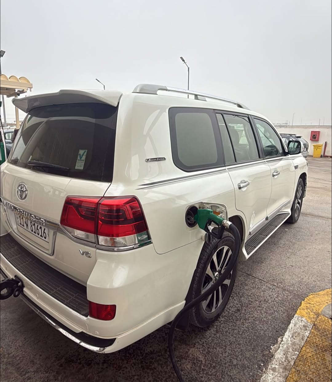 السلام عليكم للبيع او مراوس
لاندكروز 2019 ساز كراند تورنك GXR

فول مواصفات 1/1 
كشن 3دكم 
ثلاث شاشات 
8ايرباك 
باب صندوق كهرباء
السياره صارت بيهة طخه مال دراجه  خفيفه بدون دواخل وتبدل جاملغ وبنيد نفس الون ونفس الكود اصليات بدون قطره صبغ 
رقم بغداد  ب اسمي 
سياره جديده ماشيه 85 الف حقيقي 
تخم تاير صدر جديد سياره جاهزه 
مكان السياره واسط 

السعر 478 ورقه وبي مجال انشالله 
***********
