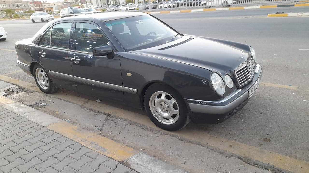 للبيع ويل مارسيدس غواصه وأم عيون قياس ١٦ عدد ٥ بدون اطارات نظيفات جدا السعر ٢٥٠ دولار  ***********
