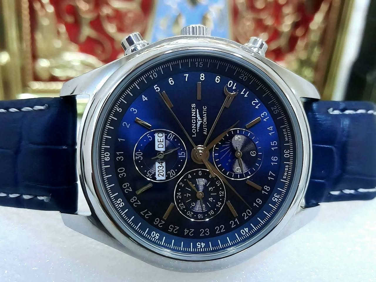 السلام عليكم ساعة  مميزة ابهذا  الجمال لونجين اتوماتيك  جديدة تعقيدات كلة شغالة حتي تقويم السنة بية استفسار خاص متوفر توصيل


**إذا كنت صاحب هذا الإعلان وتريد حذفه لأي سبب، رجاءا أرسل رسالة إلى الدعم الفني**