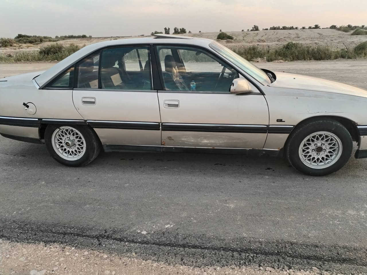 السلام عليكم سياره اوبل اوميكا للبيع موديل1993رقم ألماني بغداد السعر خاص للاستفسار على الرقم***********الخاص
