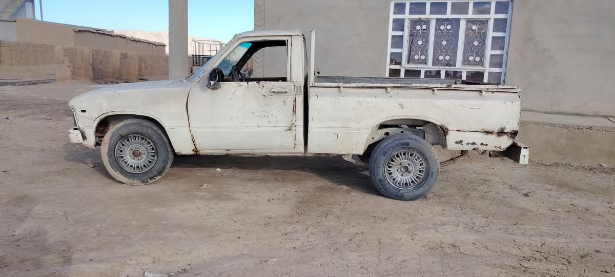 سلام عليكم سياره اللبيع بيكم موديل 80 رقم نينوى شرط محرك كير سعر 12 $ وبيه مجال الاستفسار الاتصال عله رقم التالي ***********
