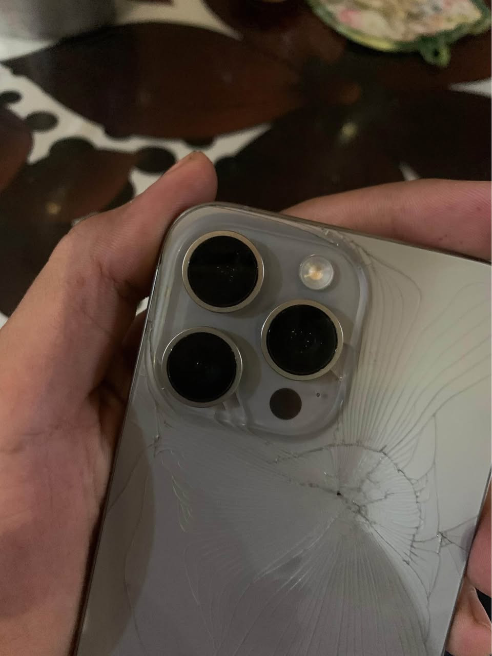 سلام عليكم ايفون15 برو ماكس الجهاز كلشش نضيف بس الضهر لاصلي مالته مكسور وما مبدله ذاكرته 512 كارتونته موجوده ماستر نموذج m aa/a النجف, العراق


**إذا كنت صاحب هذا الإعلان وتريد حذفه لأي سبب، رجاءا أرسل رسالة إلى الدعم الفني**