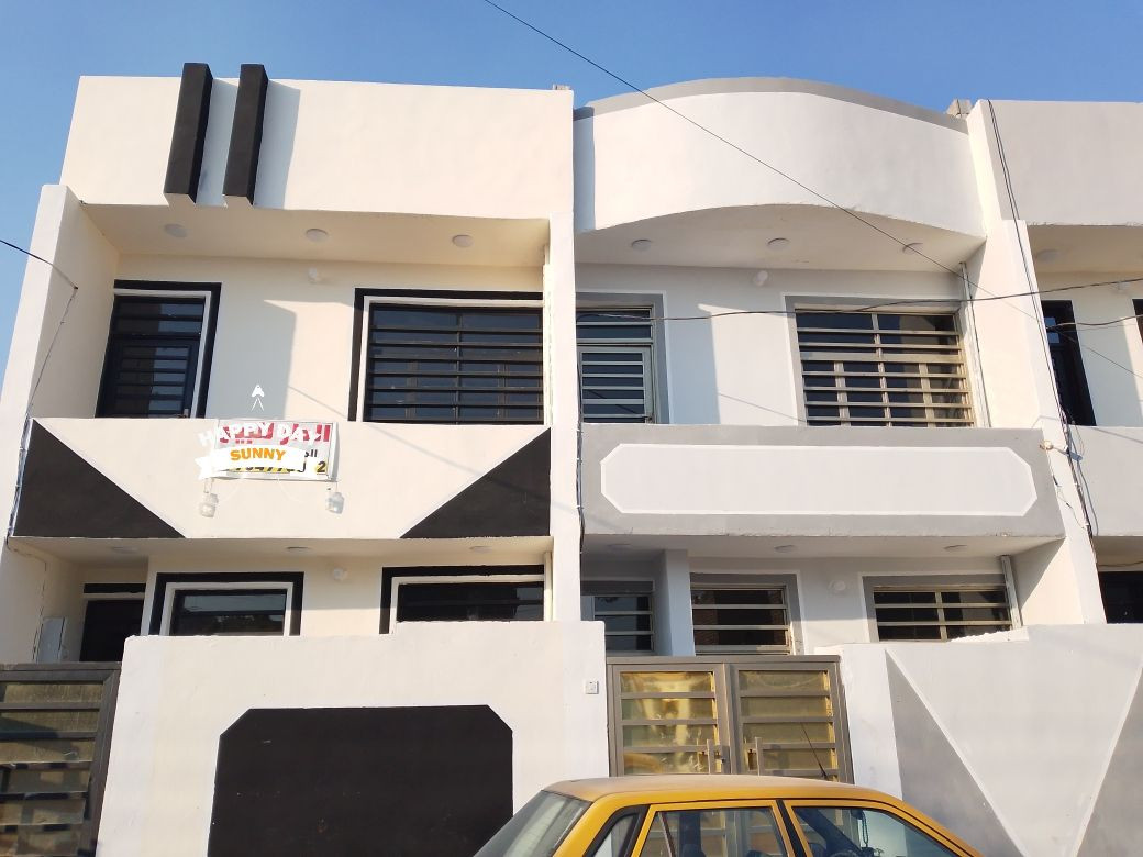 سلام عليكم بيوت للبيع عدد ٢
بوب الشام قرية أبو عليان 
مساحة ١٠٠متر طابق ونص غرفتين نوم البيت الواحد
سند البيت  زراعي كامل لخدمات
تفاصيل داخل فديو بيوت نفس تصميم
السعر  بلاش ٥٢مليون وبي مجال
***********
