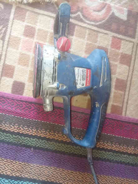 مكينه تنعيم وتنظيف ماركه عالميه السعر 20الف.القاسم ***********
