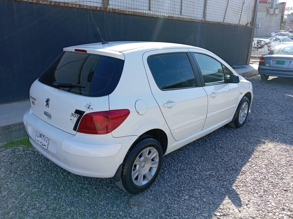 بیجو 703 مودیل 2004 ئاڕم پلاستیک هە ولیرە گێڕتوماتیک تە برید ساردیو گەرمی مە زبوتە گیڕو مە کینە مە زبوتە بی عەیبە تایەوپاتری نوییە شاشە ئایپادو کامیرە یە سعری 45 کە میک مە جنل *********** دخان, السليمانية
