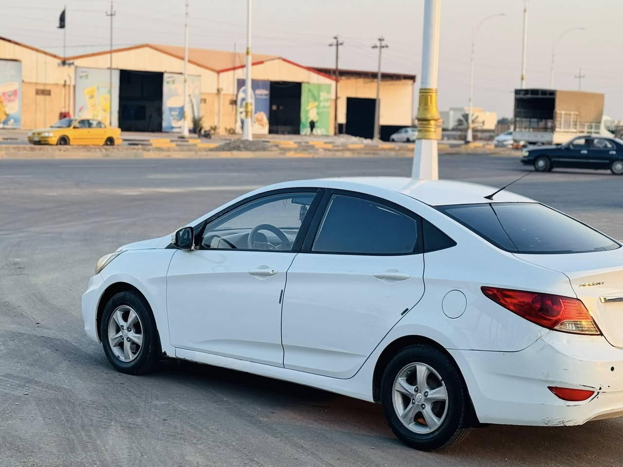 السلام عليكم اكسنت 2014 مكفوله كفاله عامه من كلشي مكينه كير حداديه تبريد السياره مكفوله رقم الدولي باسمي سنويه ل29 المكان السماوه المركز 
السعر  84. و بيهه مجال بصيط جدآ 
للاستفسار اكثر اتصال :***********
