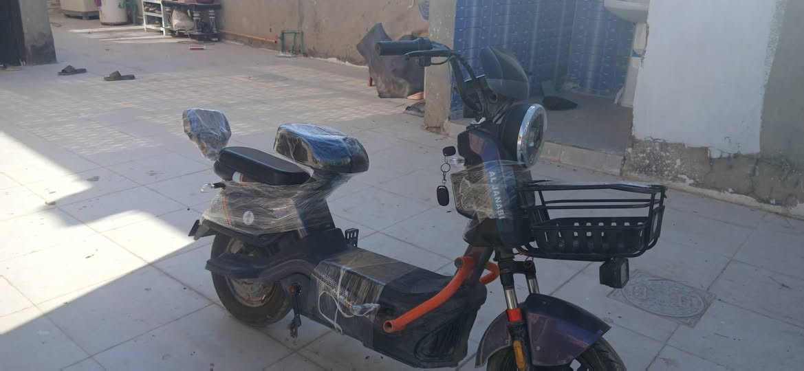 دراجه شحن للبيع السعر بلخاص 
الموقع النجف ناحية الحيرة📌

الدراجه مكفوله مبدل فقط اشاره اماميه✨️👍

بصمة+ ٢سويجات✨️👍 

لون مميز بنفسجي على اسود ✨️

+درع امامي للحماية ✨️👍

سرعة 45حقيقي 

وشاحن وياه


**إذا كنت صاحب هذا الإعلان وتريد حذفه لأي سبب، رجاءا أرسل رسالة إلى الدعم الفني**