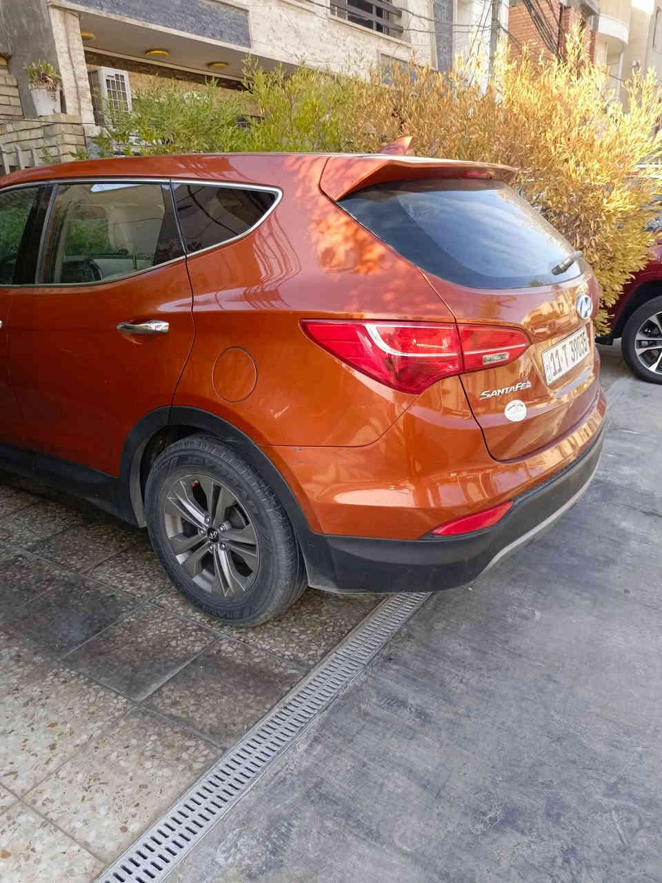 السلام عليكم 
هونداي سنتافيا 2016 وارد امريكي 5 راكب مكينه 2000 سبورت ...
السياره مثل متشوفون جاهزه وبحاله ممتازه ما ينقصها اي شي بدون ضربه صبغ بكل السياره لا يتعدى شبر مكفوله فقط بالدعاميه اكو زلغ بسيط وبالباب من جهة السايق قليل جدا 
مكان السياره بغداد السيديه السياره باسمي تحويل ثاني يوم والسنويه مجدده 
السعر 140 بيها مجال بسيط 
للاستفسار الاتصال على الرقم *********** متواجد على الفيس والواتساب
