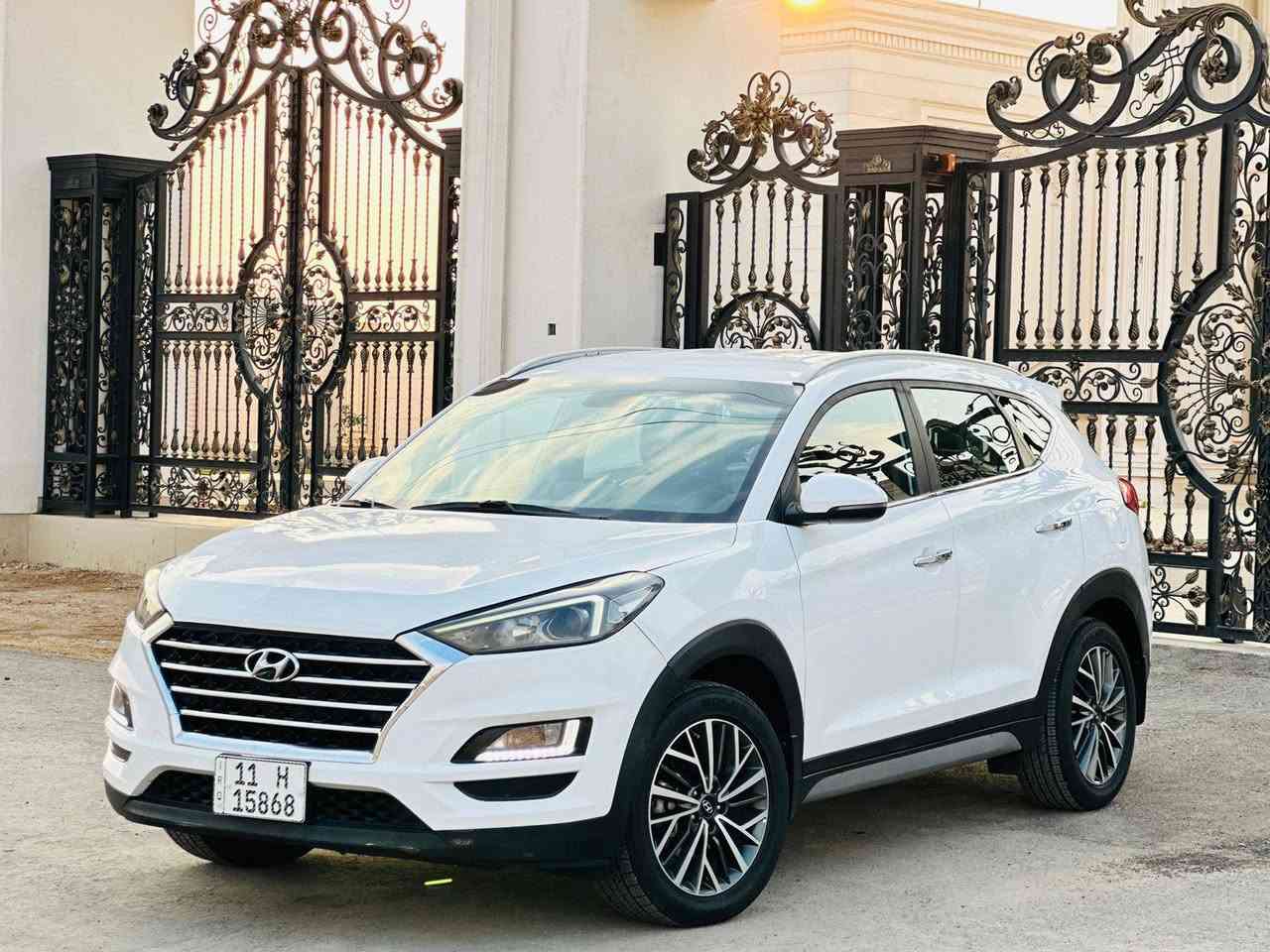 🚘 توسان 2020 خليجي
✔️ سيارة بدون ضربة وبدون صبغ
✔️ بيها 7 طلقات مكحّلات (غير واضحة وممبينات)
✔️ سيارة نظيفة جداً وجاهزة
✔️ الممشى: 133 ألف
💰 السعر: 191 ورقة 
📌 بيها مجال بسيط للتفاوض
📍 الموقع: بسماية / الصويرة
📞 للاستفسار: ***********
