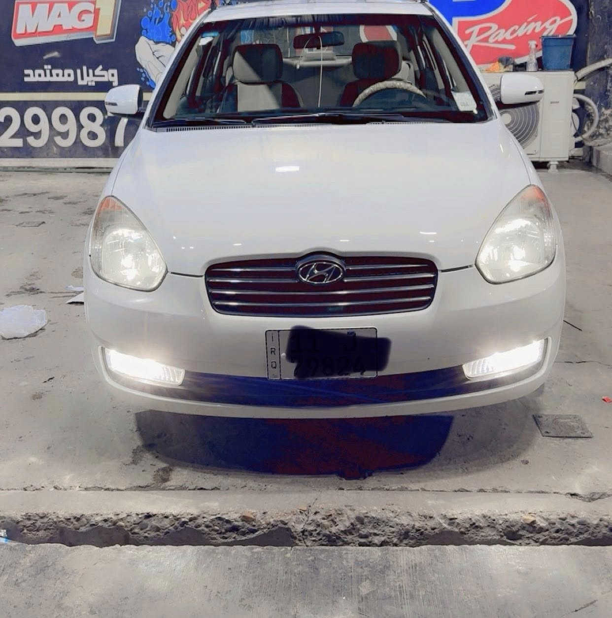 سلام عليكم
اكسنت ٢٠١١ خليجي 
محرك ١٦٠٠ 
قطرتين 
السياره سنتر لوك 
السياره مكفوله من الضربه والصبغ 
عدا الدعاميه الخلفيه 
بس بيها رصعات تصلح ع البارد
تخم تاير 
صدر جديد
داخل مدوشم 
كاعيات سفاري 
التبريد ثلج
الاضافات الي بيها 
اضافه منظومة لايت زينون 
اضافه منظومه غاز
٤٠ لتر
يعني كل ٤ ايام تفول ب 
٦٠٠٠ دينار
  اضافه مراوح اماميه للتبريد عدد ٢
المكينه مبدلها 
بس بيها تنقيص جد بسيط 
والجناي اكسنت يعرف شنو داحجي 
يعني اكلهن ينقصن بس نوعيه الدهن 
والسعر ١٠٦ وبيها مجال كلش بسيط 
***********
الدوره
