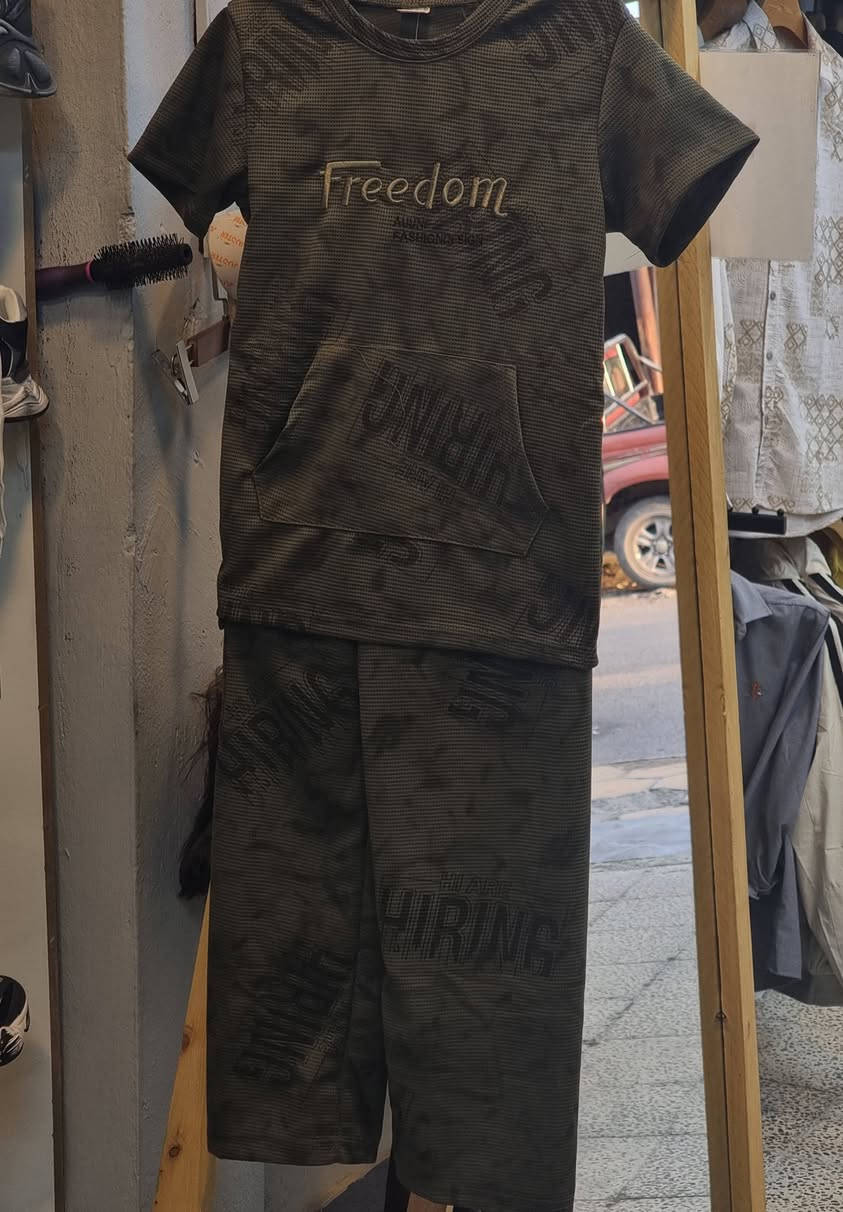 ✨ تراك ولادي خامه تركي أصلي ✨
❄️ قماش بارد ومريح
💎 درجه أولى وشغل مرتب
👦 يلبس عمر 5 إلى 8 سنوات
💥 السعر فقط 8 بس 💥
🚚 توصيل متوفر
📍 ديالى / بلدروز / شارع المسعودية
مقابل معهد التراث
📞 ***********
