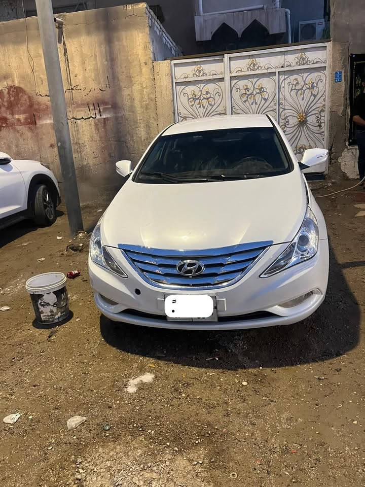 السلام عليكم اخوان
سوناتا ادوات للبيع موديل 2014فول مواصفات عدا البصمة غاز بلاد انسه الصرف مبدل كازيت محرك وكير كفالة السيارة حلوة ونظيفة سعرها 39وبيها مجال عنواني البصرة 
رقم الموبايل ***********
