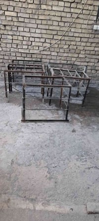 قفص مكيف حديد اللبيع عدد ٥السعر٦ الف ام لكبر وغزلان رقم ٠٧٧٢٣٥٣٢٢١٣