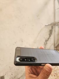 سوني 1 مارك 4 • نسخة AU • أخو الجديد