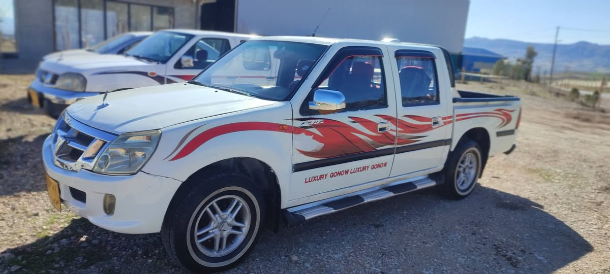 پیکاب فۆتۆن 2010 ڕەقەم سلیمانی 
سەنەوی بەسەرنەچوە چوارتایەی تازە بێکێشە. تەبریدو پاوەرو مەرکەزی  
مەکینە کابرێتەرە وزۆر بەهەڵمەتو بە کێشە هەیکەلی جوان ماوەتەوە پێشی دەعمێ بچوکی هەیە بێناوگرتن  چەن پەڵەی هەیە من بەعام دەی فرۆشم 
گۆڕینەوە دەکەم لەسەر دڵ گرتن 
لەسلێمانی .*********** السليمانية, العراق
