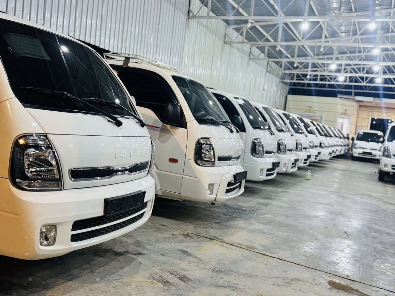 يعلن معرض سيد حسام الشرفي عن وصول وجبه من السيارات الكيا البنكو اعداد متوفره
              
                          (زورونه ستجدون كل ماهوه جديد📦)

فحل 2024غاز بلادي فول وربع بصمه داخل كرميدي مكفول كفاله عامه
كيا بنكو 2023و2024غاز و كاز فول مواصفات اعداد خير من الله
📍المكان بابل الشوملي قرب السيطره 
الاستفسار ‭٠٧٧٤ ٨٤٥ ٥٦٢٥‬
