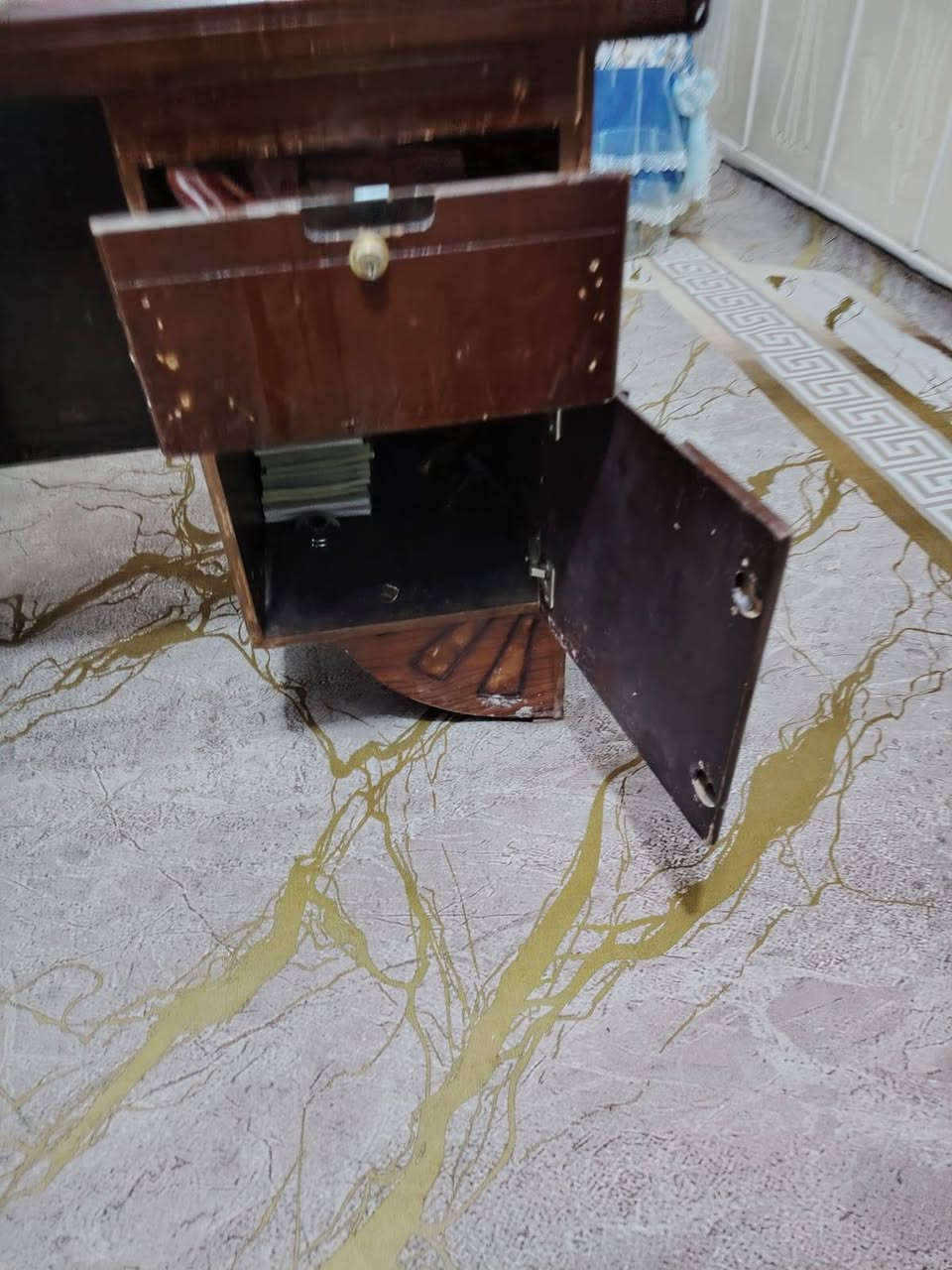 ميز مكتب صاج تركي نضيف وقوي كلش 60الف


**إذا كنت صاحب هذا الإعلان وتريد حذفه لأي سبب، رجاءا أرسل رسالة إلى الدعم الفني**