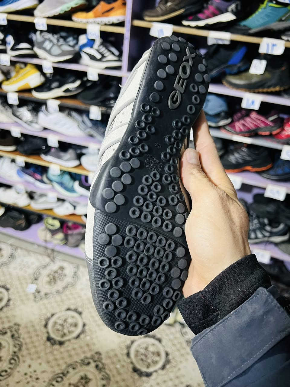 Geox 43


**إذا كنت صاحب هذا الإعلان وتريد حذفه لأي سبب، رجاءا أرسل رسالة إلى الدعم الفني**