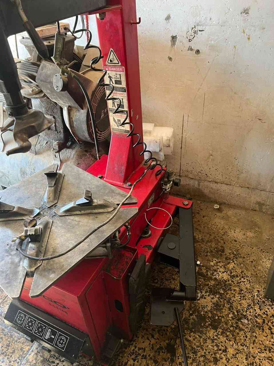 السلام عليكم
جهاز بلنص مستعمل قليل
خالعه مستعمله مبدل بيه دوسه وحده
بطل هواء بانزين مستعمل
الأغراض كلهه شغاله
السعر كلهن بمليون و٨٠٠
***********
