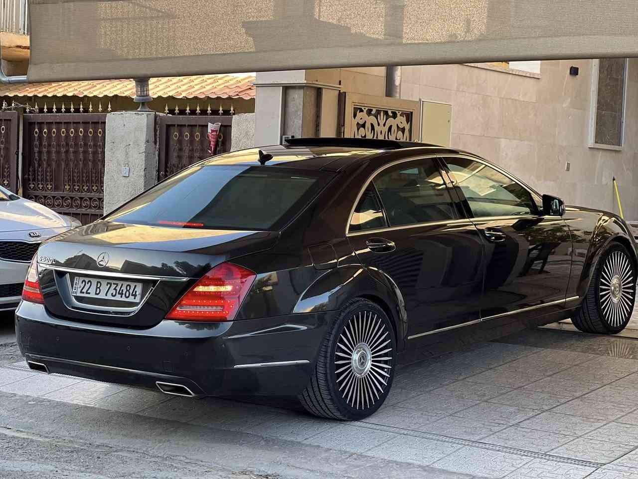 � للبيع | Mercedes S350 – 2013
لون أسود متغيّر مميز – خليجية
رقم أربيل باسمي

✨ مواصفات السيارة:
• نسخة طويلة – فول مواصفات
• فتحـة سقف بانوراما
• تشغيل بصمة + بصمة أبواب
• 5 بردات
• أبواب شفط كهرباء
• الحدادية أمامي وخلفي جديدة
• محرك وگير حالة ممتازة
• ماشية 150 ألف فقط
• جاهزة من كلشي

📍 الموقع: بغداد – اليرموك – 4 شوارع

📝 ملاحظات مهمة:
• صبغ 5 قطع فقط بدون دواخل
• فحص سونار كامل موجود

💵 السعر: 210 ورقة

📞 للاتصال والاستفسار:
***********
*********** (واتساب
